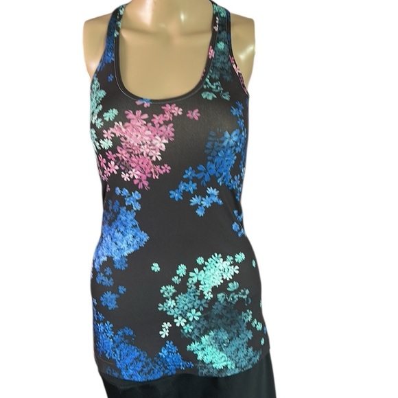 LULULEMON halter sport top, floral,sz 4, retro tag but still in great condition - Picture 2 of 11